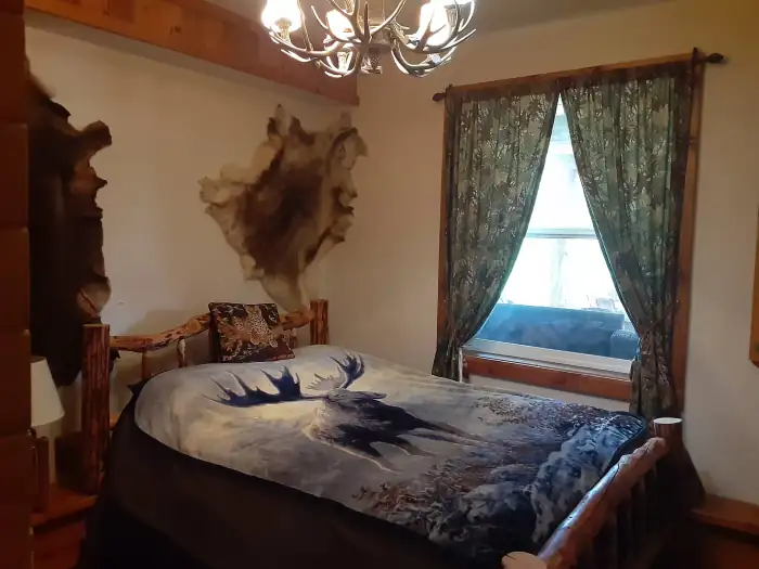 Hunters Cove Room